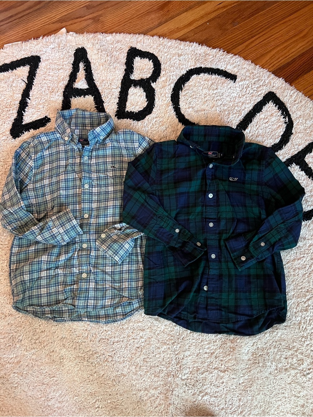 Vineyard Vines Boys Green & Navy Plaid Button-Down Shirt Bundle size 5
